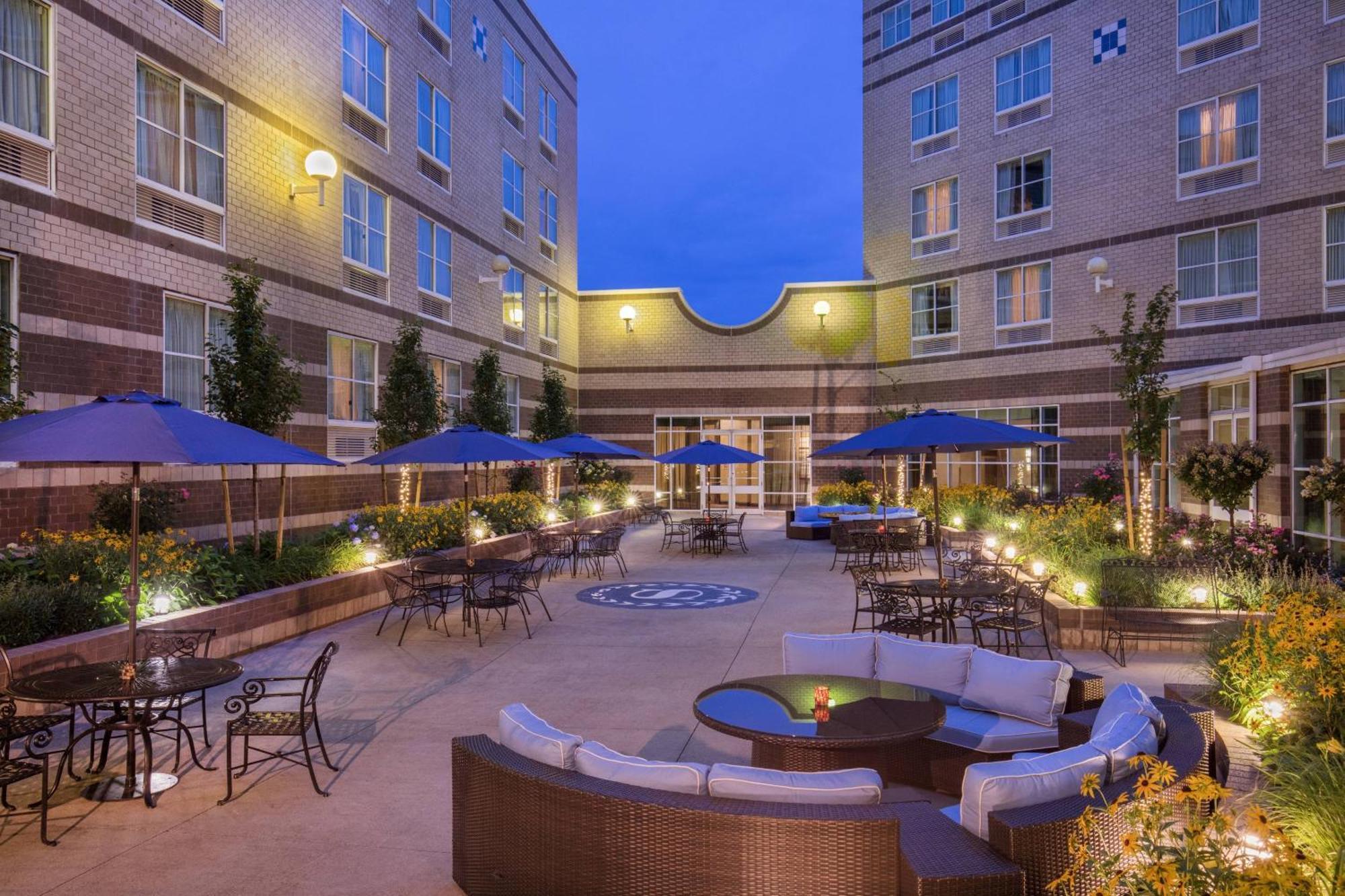 Sheraton Boston Needham Hotel Exteriör bild
